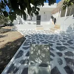 Arietta Santorini *