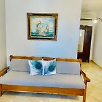 Arietta Santorini
