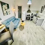 Arietta Santorini *